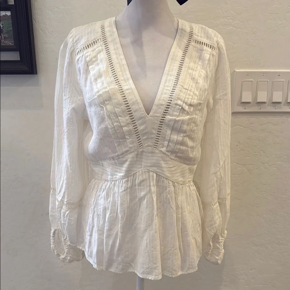 JESSICA SIMPSON | ✨NEW✨ Long Sleeve White Pleated Peplum Blouse in Gardenia - Picture 4 of 8